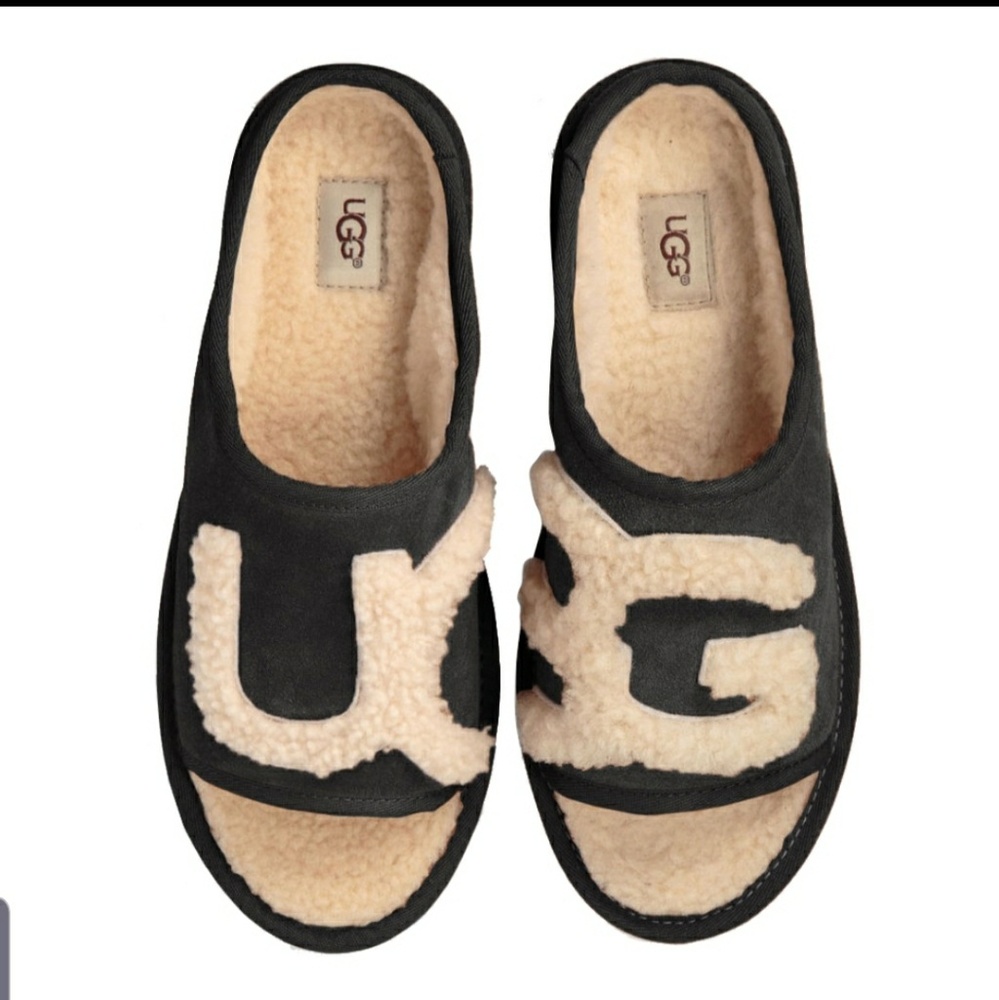 BNWOT Ugg slides..Never Worn